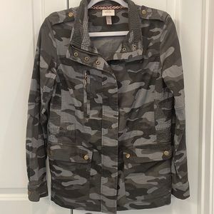 Black camo utility jacket